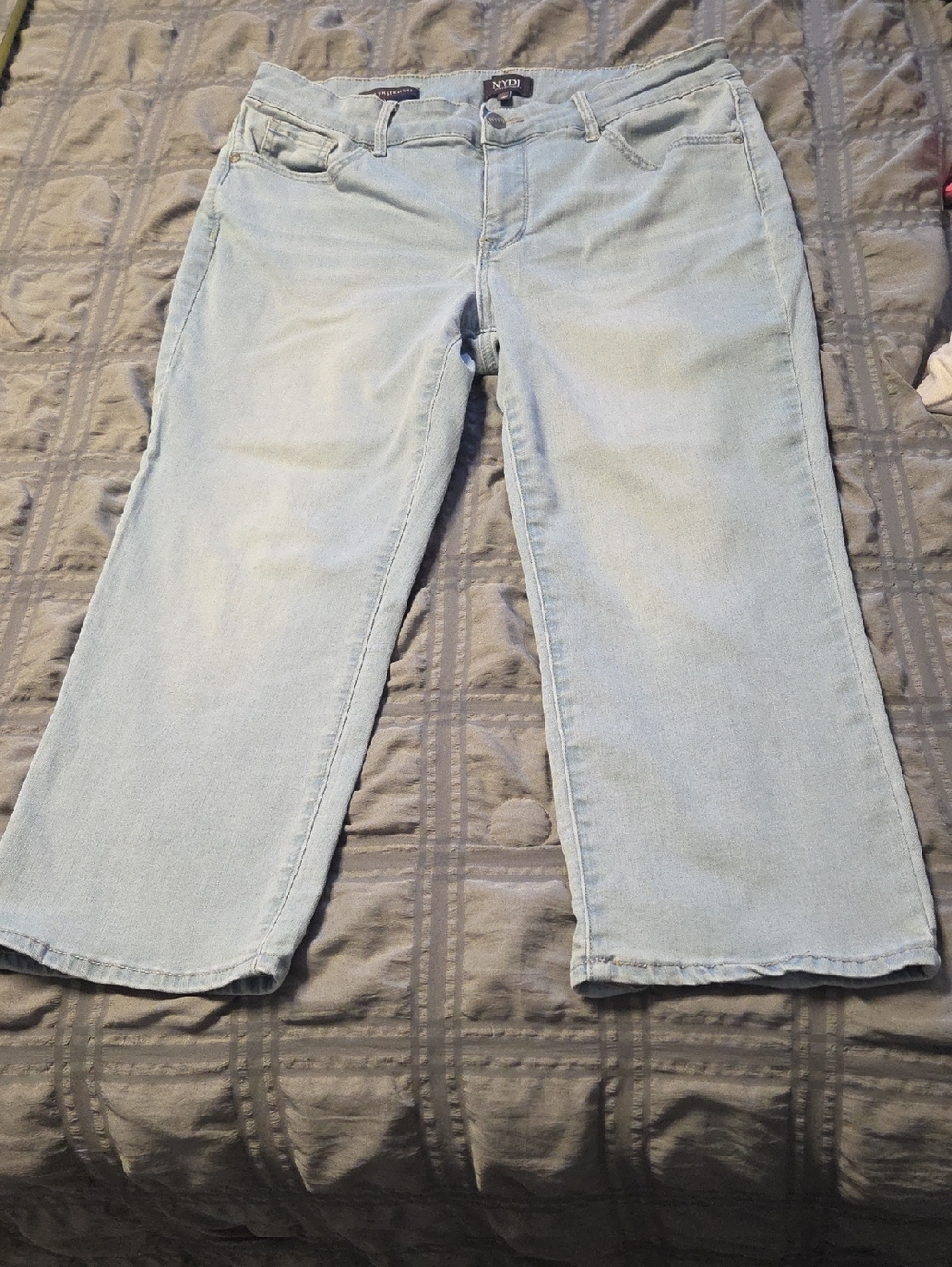 12P NYDJ Women's Light Faded-  Blue Marilyn Ankle Jeans, Like New!